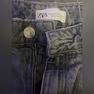 Zara mom jeans ripped from knees never worn.